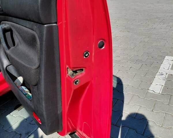 Красный Фольксваген Гольф, объемом двигателя 1.6 л и пробегом 138 тыс. км за 4200 $, фото 13 на Automoto.ua