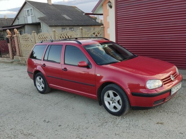 Красный Фольксваген Гольф, объемом двигателя 1.6 л и пробегом 281 тыс. км за 3999 $, фото 2 на Automoto.ua