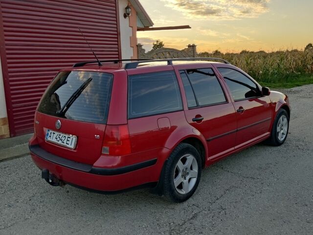 Красный Фольксваген Гольф, объемом двигателя 1.6 л и пробегом 281 тыс. км за 3999 $, фото 3 на Automoto.ua