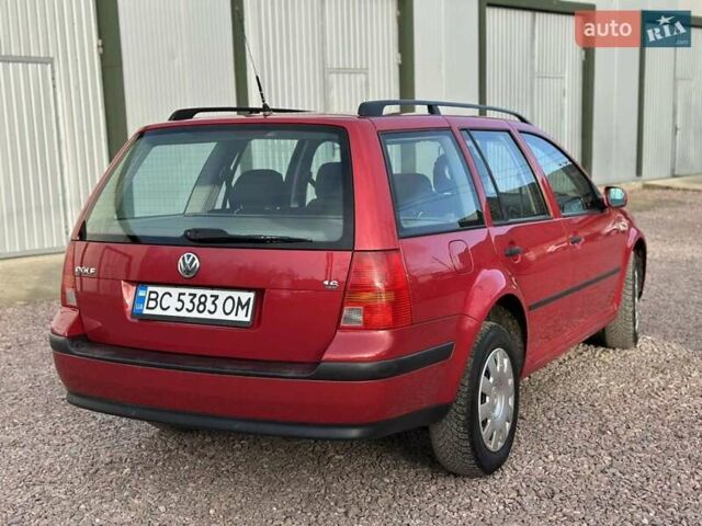 Красный Фольксваген Гольф, объемом двигателя 1.6 л и пробегом 187 тыс. км за 4150 $, фото 4 на Automoto.ua