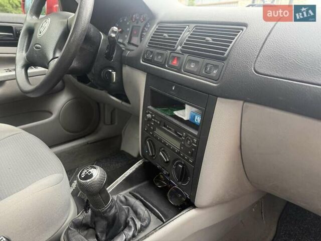 Красный Фольксваген Гольф, объемом двигателя 1.6 л и пробегом 186 тыс. км за 4350 $, фото 40 на Automoto.ua