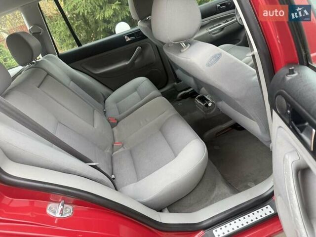 Красный Фольксваген Гольф, объемом двигателя 1.6 л и пробегом 186 тыс. км за 4350 $, фото 16 на Automoto.ua