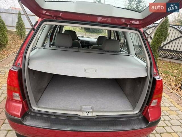 Красный Фольксваген Гольф, объемом двигателя 1.6 л и пробегом 186 тыс. км за 4350 $, фото 49 на Automoto.ua