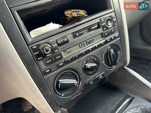 Красный Фольксваген Гольф, объемом двигателя 1.6 л и пробегом 187 тыс. км за 4150 $, фото 20 на Automoto.ua