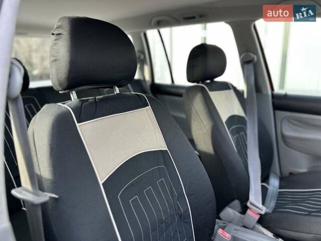 Красный Фольксваген Гольф, объемом двигателя 1.6 л и пробегом 187 тыс. км за 4150 $, фото 30 на Automoto.ua