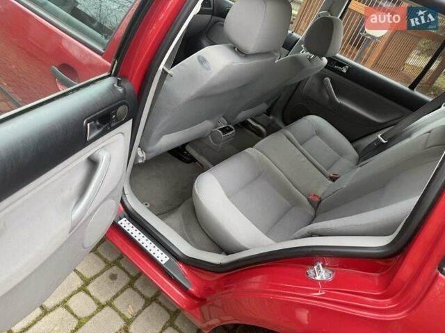 Красный Фольксваген Гольф, объемом двигателя 1.6 л и пробегом 187 тыс. км за 4250 $, фото 11 на Automoto.ua