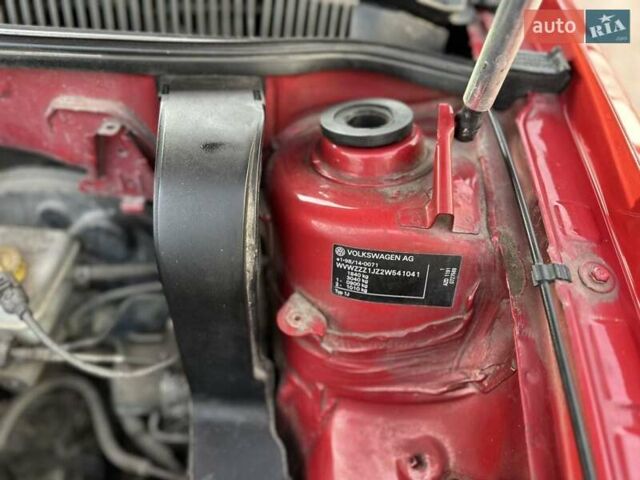 Красный Фольксваген Гольф, объемом двигателя 1.6 л и пробегом 187 тыс. км за 4150 $, фото 31 на Automoto.ua