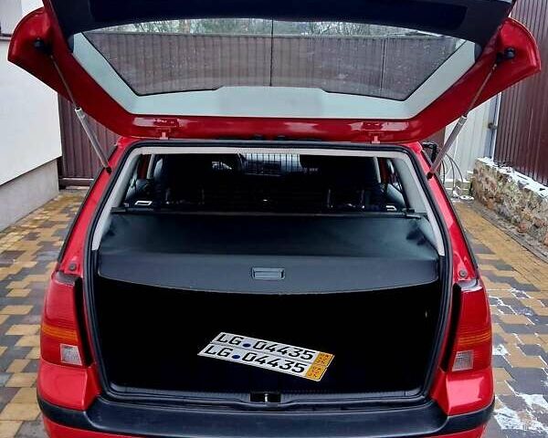 Красный Фольксваген Гольф, объемом двигателя 1.6 л и пробегом 192 тыс. км за 4995 $, фото 4 на Automoto.ua