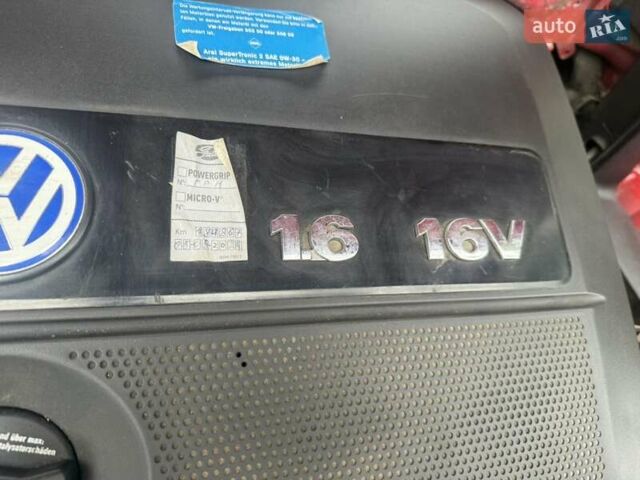 Красный Фольксваген Гольф, объемом двигателя 1.6 л и пробегом 186 тыс. км за 4350 $, фото 47 на Automoto.ua