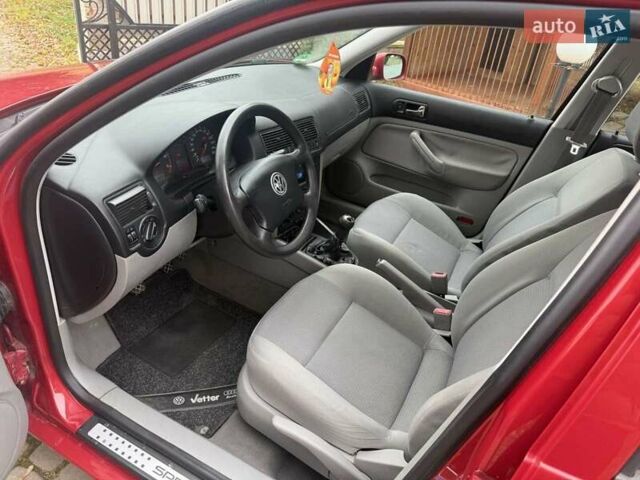Красный Фольксваген Гольф, объемом двигателя 1.6 л и пробегом 186 тыс. км за 4350 $, фото 15 на Automoto.ua