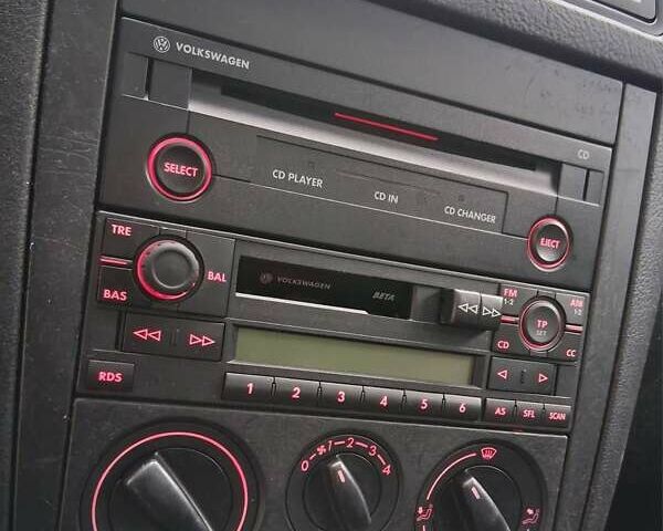 Красный Фольксваген Гольф, объемом двигателя 1.6 л и пробегом 192 тыс. км за 4995 $, фото 26 на Automoto.ua