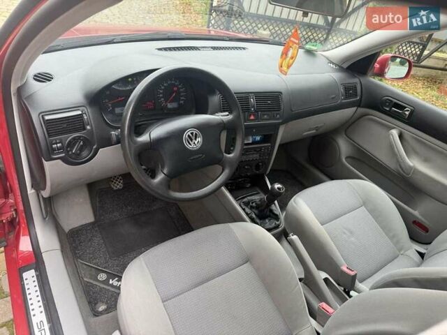 Красный Фольксваген Гольф, объемом двигателя 1.6 л и пробегом 186 тыс. км за 4350 $, фото 17 на Automoto.ua