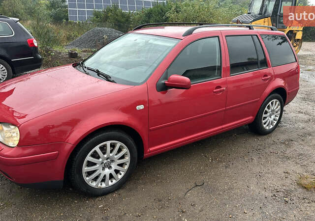 Красный Фольксваген Гольф, объемом двигателя 1.6 л и пробегом 212 тыс. км за 5200 $, фото 1 на Automoto.ua