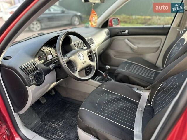 Красный Фольксваген Гольф, объемом двигателя 1.6 л и пробегом 187 тыс. км за 4150 $, фото 24 на Automoto.ua