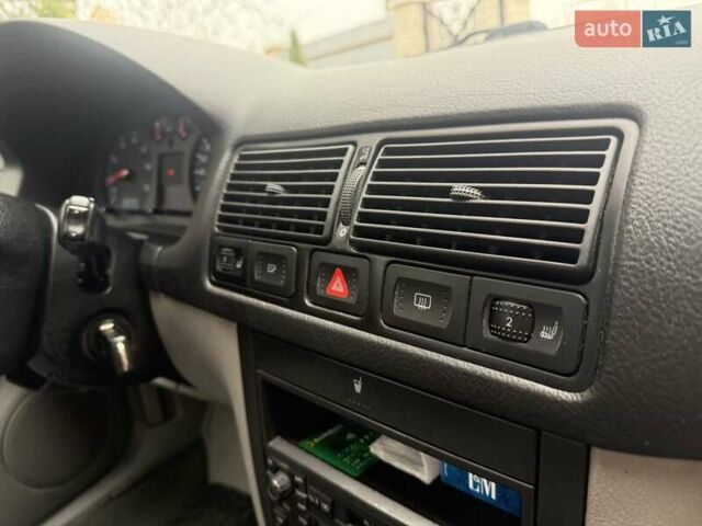 Красный Фольксваген Гольф, объемом двигателя 1.6 л и пробегом 186 тыс. км за 4350 $, фото 20 на Automoto.ua