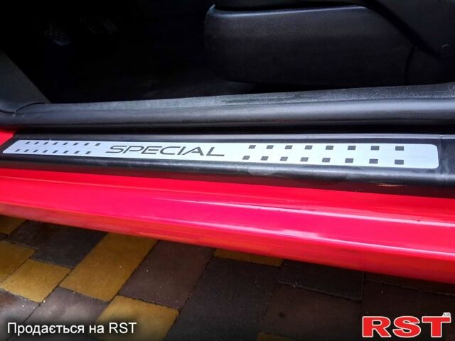 Красный Фольксваген Гольф, объемом двигателя 1.6 л и пробегом 192 тыс. км за 4995 $, фото 12 на Automoto.ua