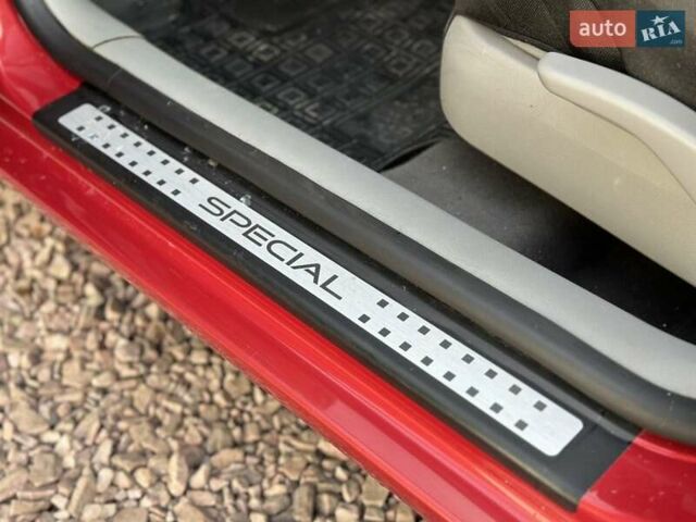 Красный Фольксваген Гольф, объемом двигателя 1.6 л и пробегом 187 тыс. км за 4150 $, фото 7 на Automoto.ua