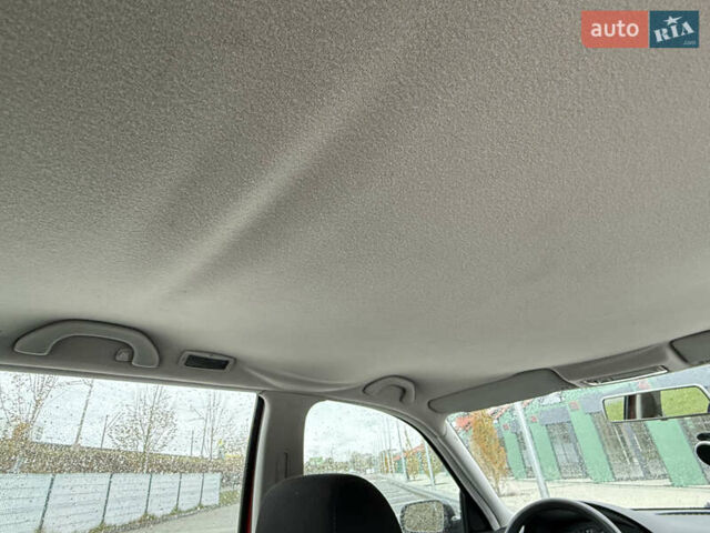 Червоний Фольксваген Гольф, об'ємом двигуна 1.6 л та пробігом 201 тис. км за 5500 $, фото 16 на Automoto.ua