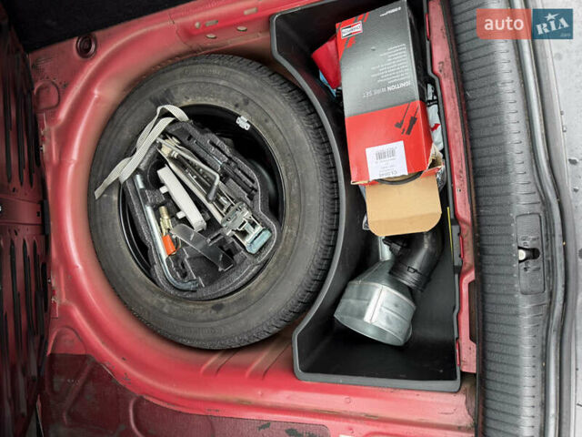 Червоний Фольксваген Гольф, об'ємом двигуна 1.6 л та пробігом 201 тис. км за 5500 $, фото 17 на Automoto.ua