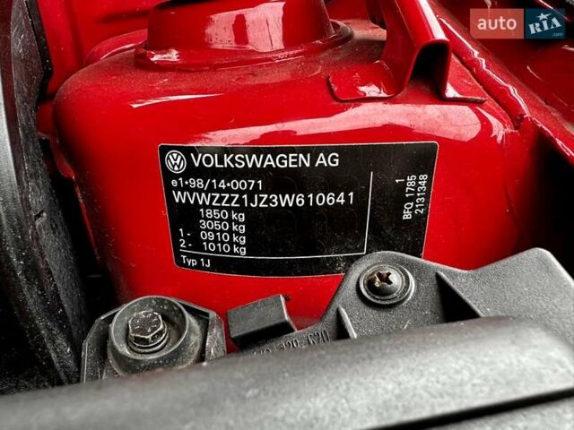 Красный Фольксваген Гольф, объемом двигателя 1.6 л и пробегом 187 тыс. км за 5300 $, фото 20 на Automoto.ua