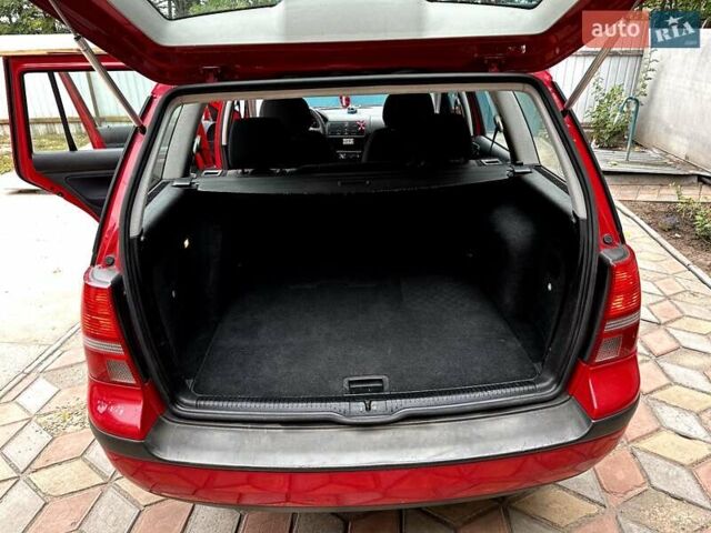 Красный Фольксваген Гольф, объемом двигателя 1.6 л и пробегом 187 тыс. км за 5300 $, фото 23 на Automoto.ua