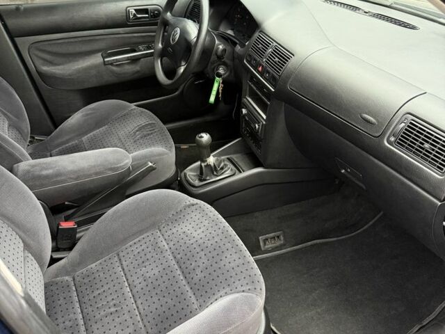 Червоний Фольксваген Гольф, об'ємом двигуна 0 л та пробігом 280 тис. км за 2300 $, фото 10 на Automoto.ua