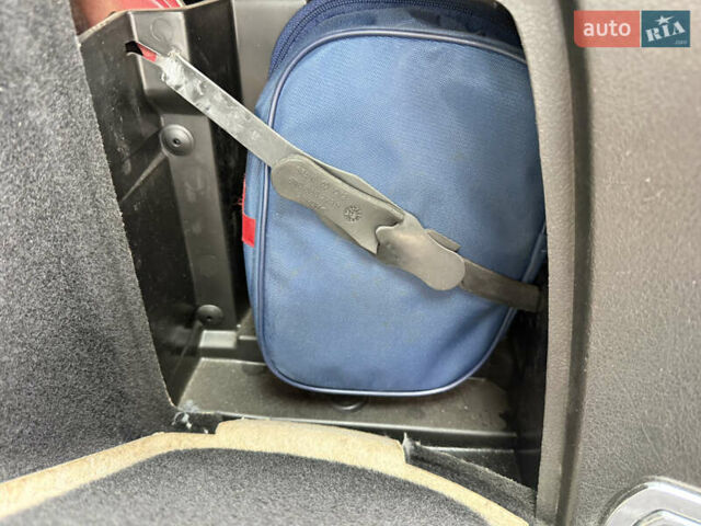 Червоний Фольксваген Гольф, об'ємом двигуна 1.6 л та пробігом 201 тис. км за 5500 $, фото 18 на Automoto.ua