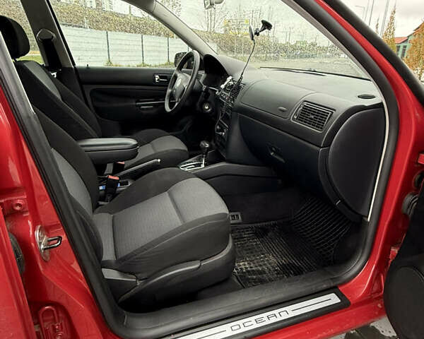 Червоний Фольксваген Гольф, об'ємом двигуна 1.6 л та пробігом 201 тис. км за 5500 $, фото 10 на Automoto.ua