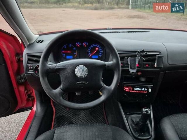 Красный Фольксваген Гольф, объемом двигателя 1.9 л и пробегом 440 тыс. км за 3999 $, фото 12 на Automoto.ua