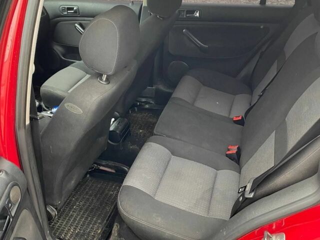 Червоний Фольксваген Гольф, об'ємом двигуна 1.6 л та пробігом 225 тис. км за 3300 $, фото 17 на Automoto.ua