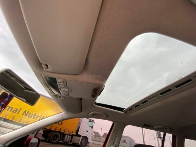 Червоний Фольксваген Гольф, об'ємом двигуна 1.6 л та пробігом 225 тис. км за 3300 $, фото 12 на Automoto.ua