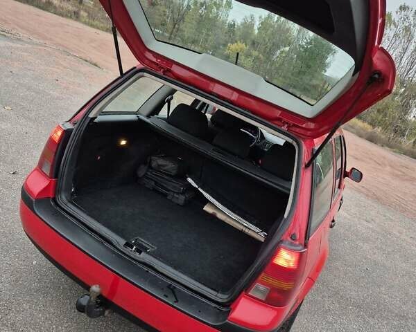 Красный Фольксваген Гольф, объемом двигателя 1.9 л и пробегом 440 тыс. км за 3999 $, фото 10 на Automoto.ua