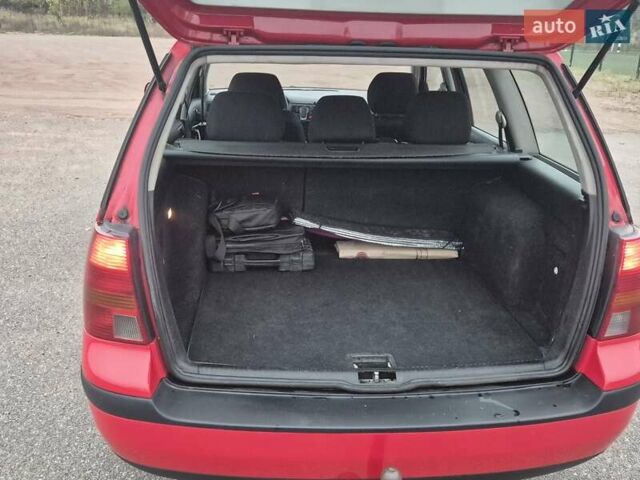 Красный Фольксваген Гольф, объемом двигателя 1.9 л и пробегом 440 тыс. км за 3999 $, фото 15 на Automoto.ua