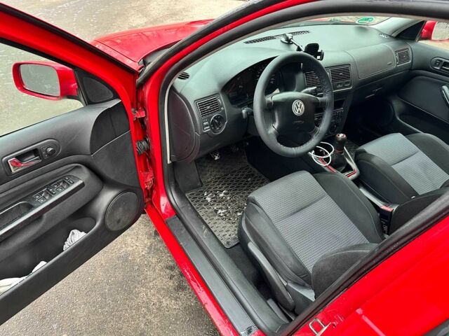 Червоний Фольксваген Гольф, об'ємом двигуна 1.9 л та пробігом 343 тис. км за 3000 $, фото 1 на Automoto.ua