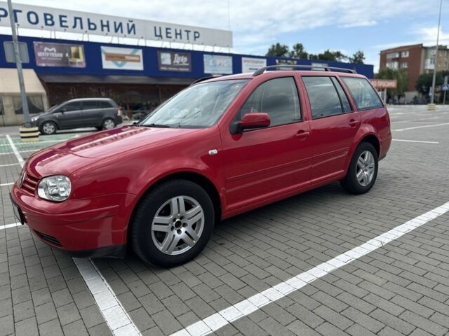 Красный Фольксваген Гольф, объемом двигателя 2 л и пробегом 198 тыс. км за 4950 $, фото 1 на Automoto.ua
