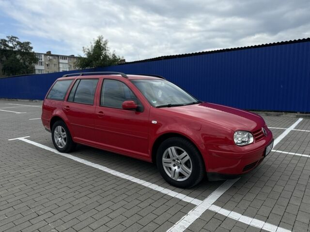 Красный Фольксваген Гольф, объемом двигателя 2 л и пробегом 198 тыс. км за 4950 $, фото 3 на Automoto.ua