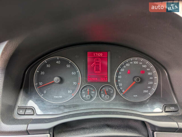 Червоний Фольксваген Гольф, об'ємом двигуна 1.4 л та пробігом 295 тис. км за 5000 $, фото 8 на Automoto.ua