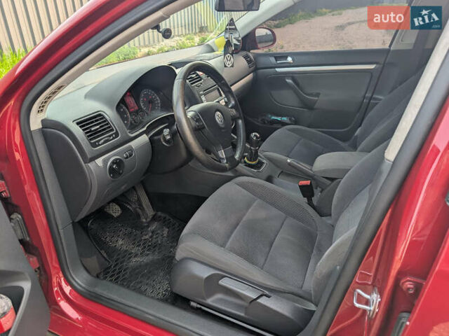 Червоний Фольксваген Гольф, об'ємом двигуна 1.4 л та пробігом 295 тис. км за 5000 $, фото 11 на Automoto.ua