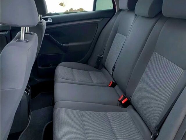 Красный Фольксваген Гольф, объемом двигателя 1.9 л и пробегом 288 тыс. км за 5000 $, фото 5 на Automoto.ua