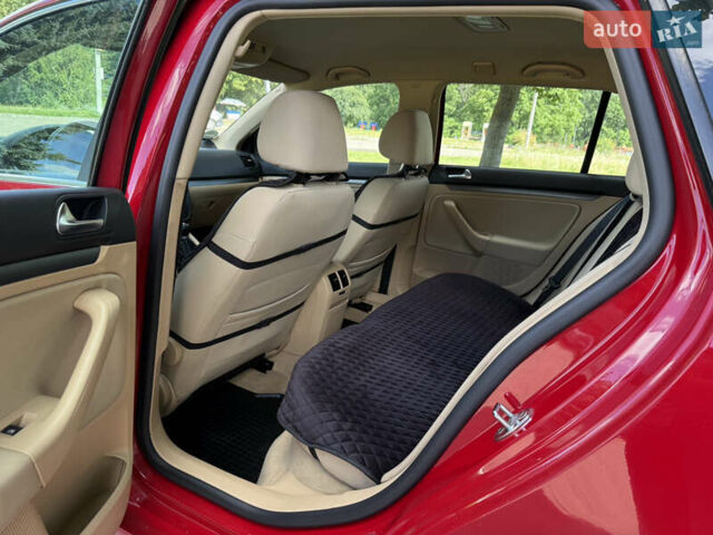 Червоний Фольксваген Гольф, об'ємом двигуна 1.6 л та пробігом 297 тис. км за 5999 $, фото 59 на Automoto.ua