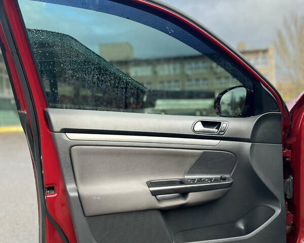 Красный Фольксваген Гольф, объемом двигателя 1.9 л и пробегом 295 тыс. км за 5699 $, фото 8 на Automoto.ua