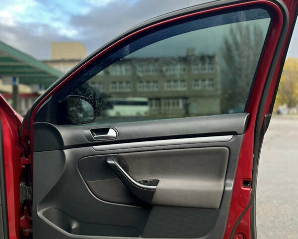 Красный Фольксваген Гольф, объемом двигателя 1.9 л и пробегом 295 тыс. км за 5699 $, фото 16 на Automoto.ua