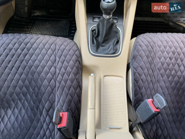 Червоний Фольксваген Гольф, об'ємом двигуна 1.6 л та пробігом 297 тис. км за 5999 $, фото 85 на Automoto.ua