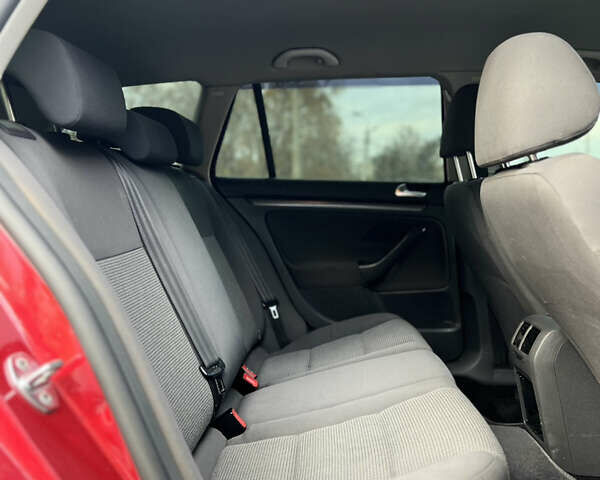 Красный Фольксваген Гольф, объемом двигателя 1.9 л и пробегом 295 тыс. км за 5699 $, фото 18 на Automoto.ua