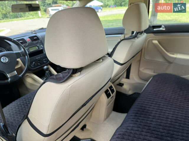 Червоний Фольксваген Гольф, об'ємом двигуна 1.6 л та пробігом 297 тис. км за 5999 $, фото 65 на Automoto.ua