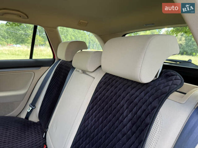 Червоний Фольксваген Гольф, об'ємом двигуна 1.6 л та пробігом 297 тис. км за 5999 $, фото 61 на Automoto.ua