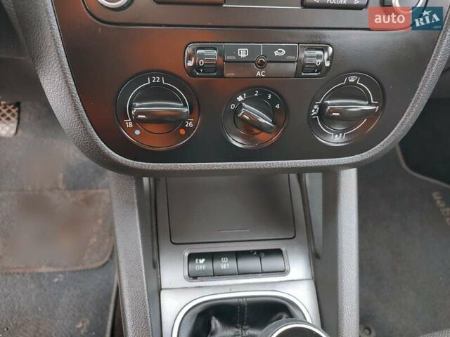 Червоний Фольксваген Гольф, об'ємом двигуна 1.9 л та пробігом 288 тис. км за 5200 $, фото 17 на Automoto.ua