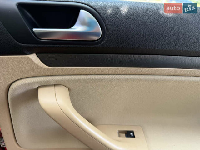 Червоний Фольксваген Гольф, об'ємом двигуна 1.6 л та пробігом 297 тис. км за 5999 $, фото 52 на Automoto.ua