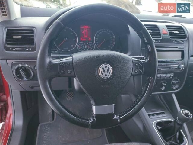 Червоний Фольксваген Гольф, об'ємом двигуна 1.9 л та пробігом 288 тис. км за 5200 $, фото 9 на Automoto.ua