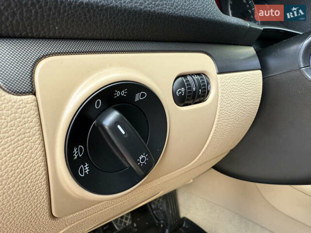 Червоний Фольксваген Гольф, об'ємом двигуна 1.6 л та пробігом 297 тис. км за 5999 $, фото 71 на Automoto.ua